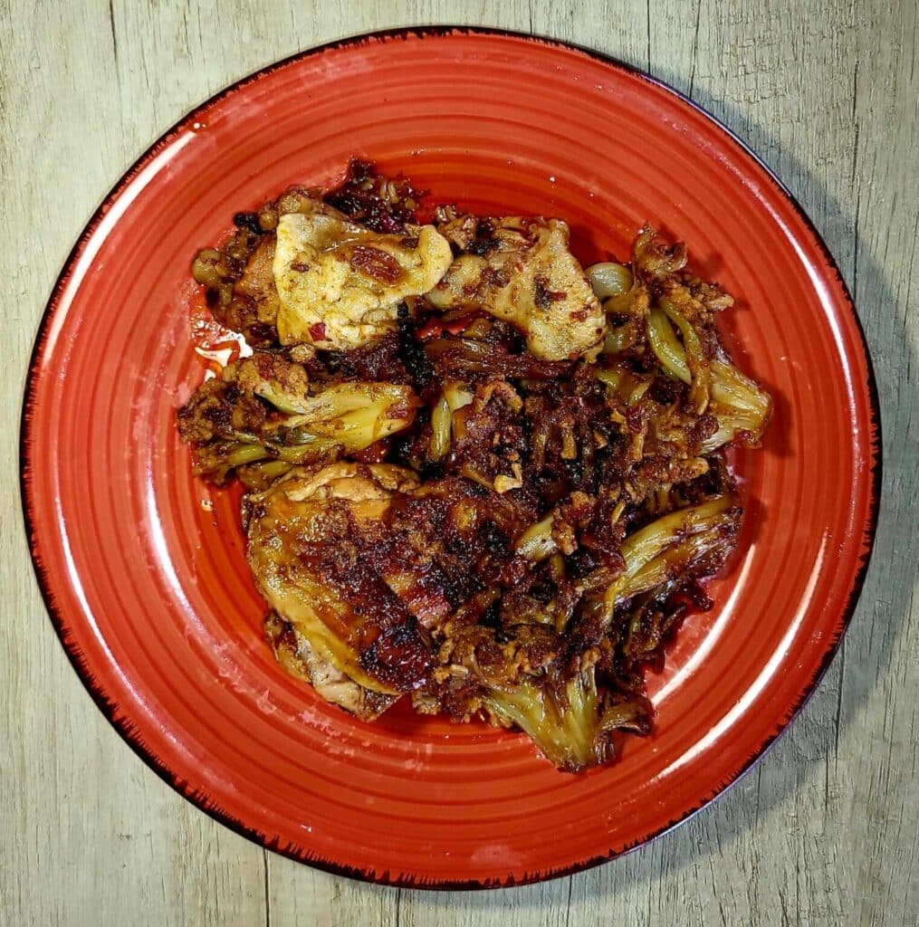 Cauliflower with fried chicken - Photo By Thanasis Bounas