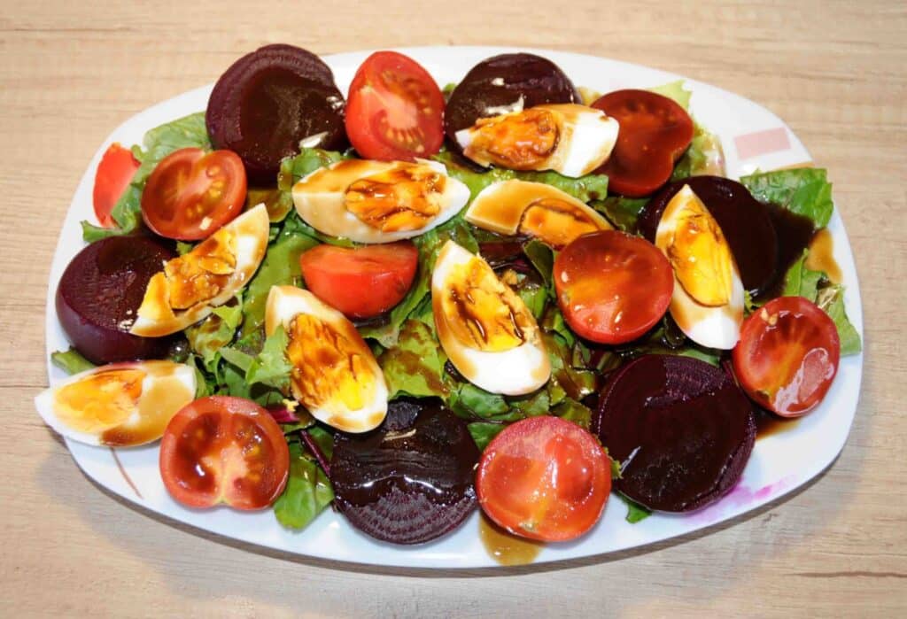 Salad with beets - Photo By Thanasis Bounas