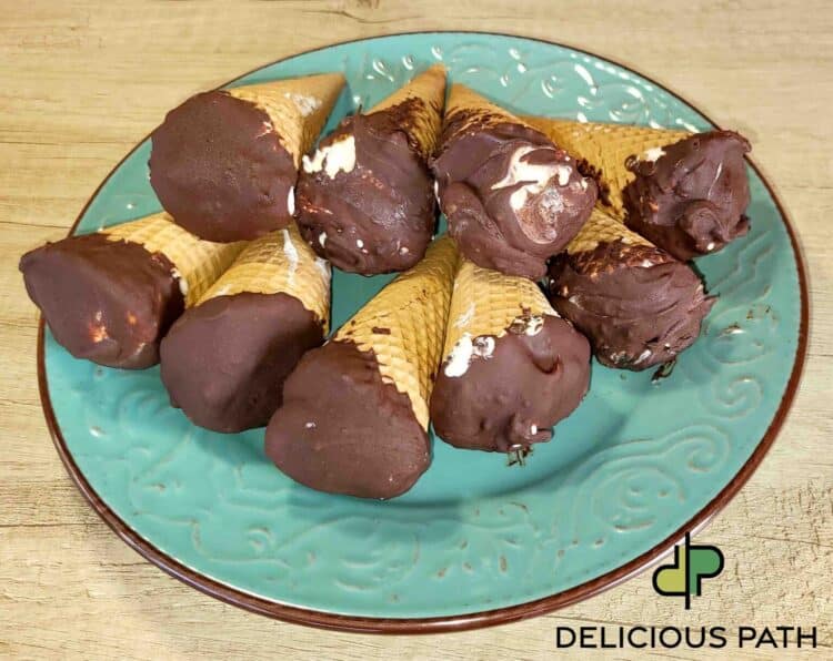 Vanilla Ice Cream Cones | Chocolate Wafer Bars & Chips