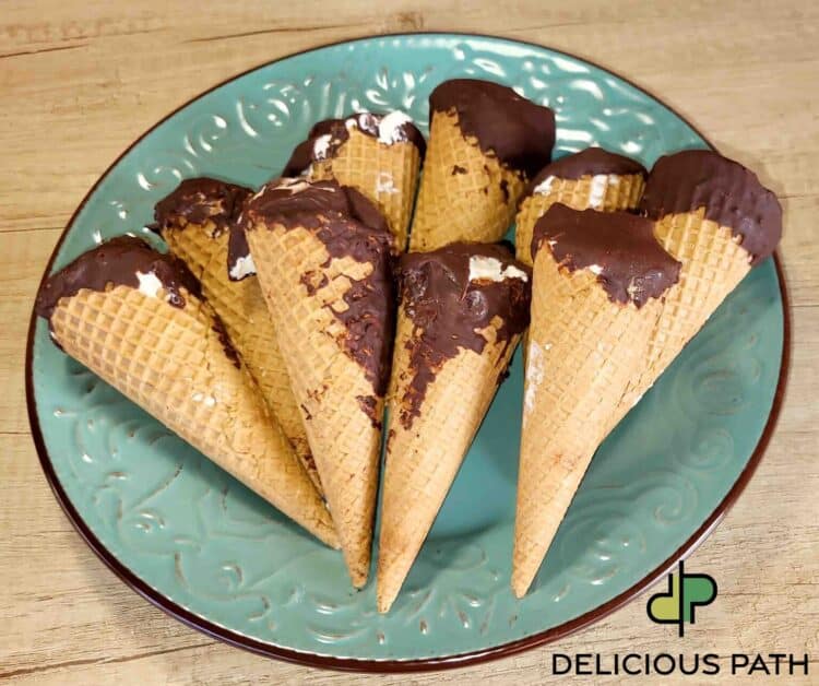 Vanilla Ice Cream Cones | Chocolate Wafer Bars & Chips
