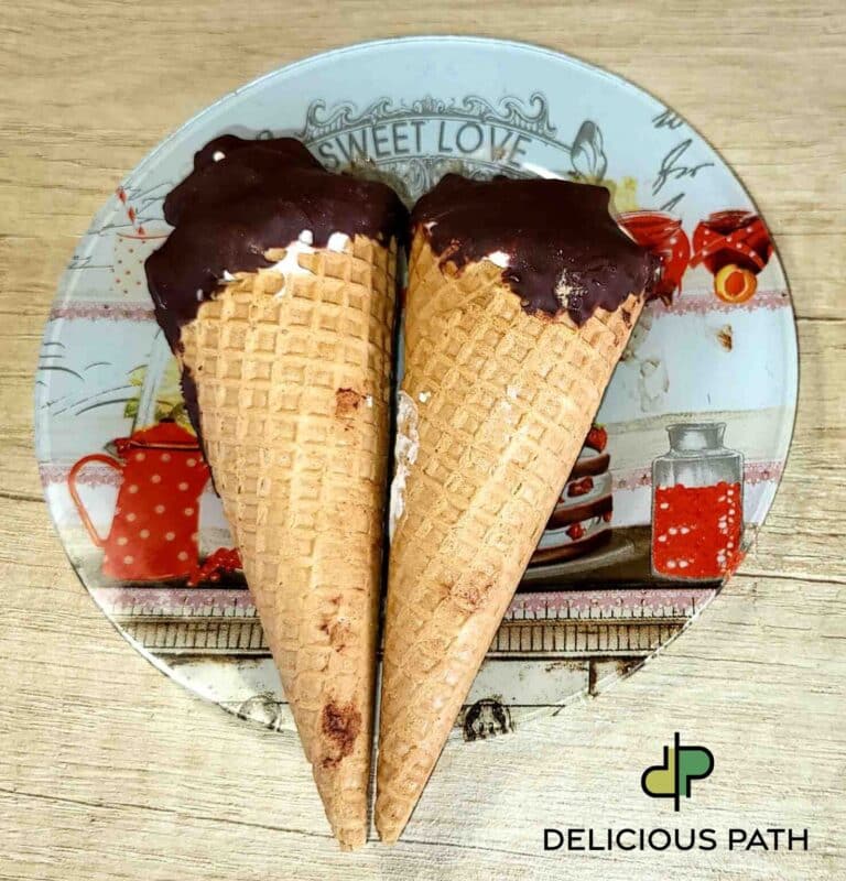 Vanilla Ice Cream Cones | Chocolate Wafer Bars & Chips